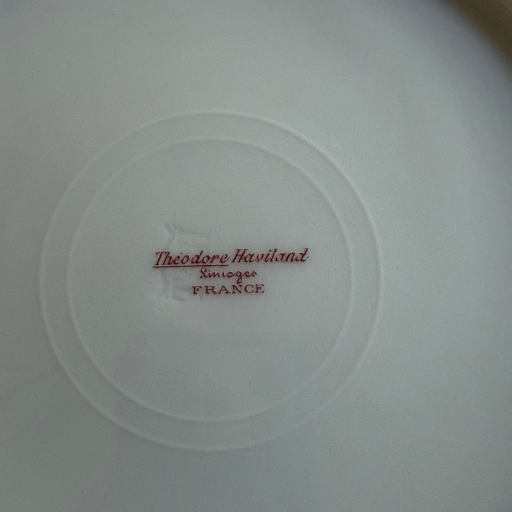 Theodore Haviland Limoges France White Dinner Plate with Pink Flowers - Picture 5 of 5